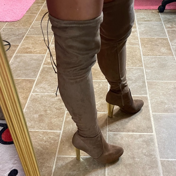 Thigh high tan suede like boots - Picture 1 of 6